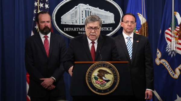 五名美国公民因违反对伊朗的制裁而被逮捕，并被控共谋罪和违反美国《国际紧急经济权利法》（IEEPA）。图为美国司法部长威廉‧巴尔（William Barr）。（图片来源：Win McNamee/Getty Images）