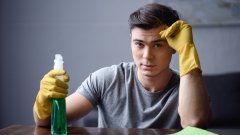 不要為了盲目的愛變成奴才(圖)