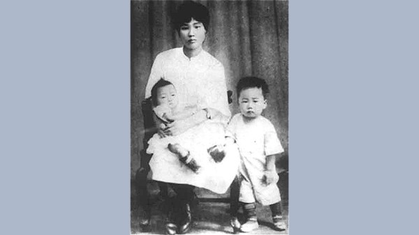 楊開慧和她的兒子：毛岸青、毛岸英。