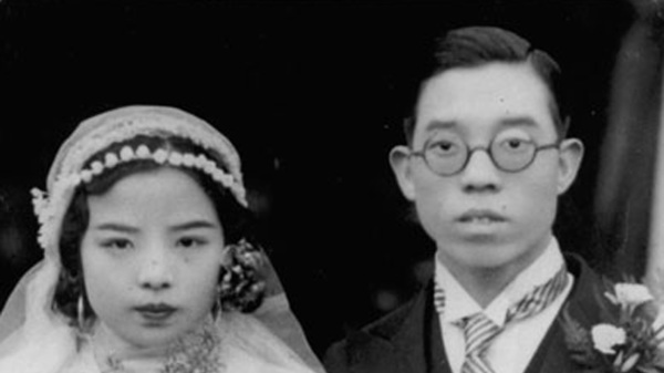 千家驹（右）曾任中共中央工商行政管理局副局长。图为1936年，广西大学教授千家驹和杨梨音结婚照。