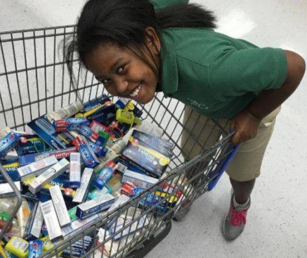 9岁女儿买大量牙膏 得知原因后母亲满脸自豪