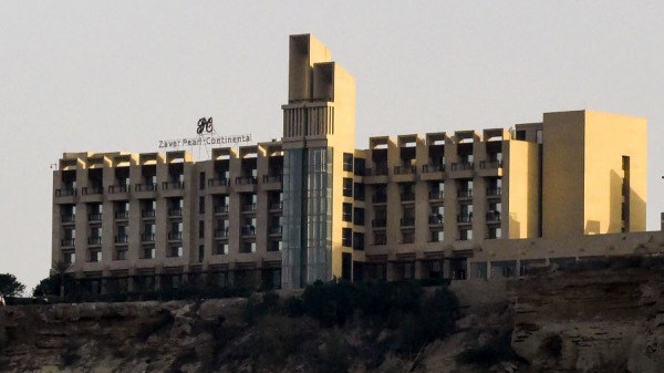 位於巴基斯坦西南部城市瓜達爾的一座小山上的明珠大陸酒店（Pearl Continental Hotel）。