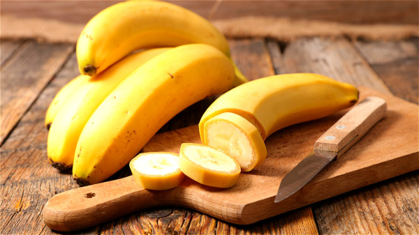 多吃香蕉有助於預防抽筋。