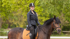 色眼看人双目盲虔心诵经始复明(图)