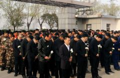 祭奠五一勞動節(圖)