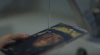 老外華為防水手機意外掉馬桶結果尷尬了(圖)