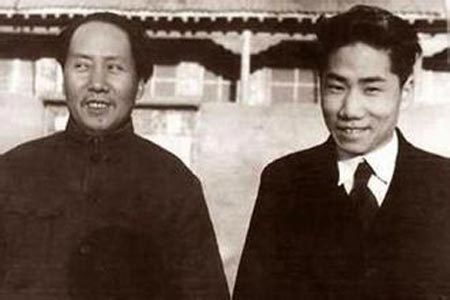 毛泽东和毛岸英合影资料图