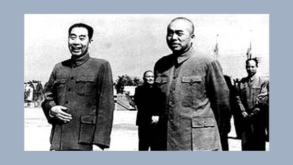 1954年9月28日，朝鮮代表團應邀中共建國5週年慶祝活動到達北京，周恩來、彭德懷、鄧小平、彭真前往機場迎接。