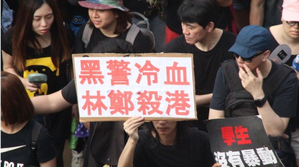 香港6月16日发生2百万人大游行。
