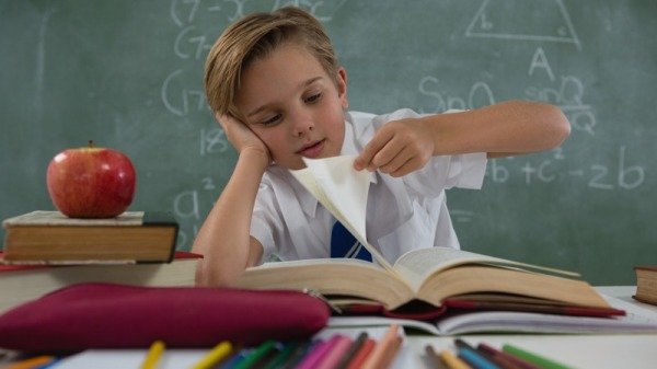 孩子寫作業磨蹭，學習效率低下，大部分原因在家長。