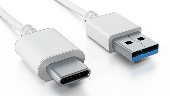 USB 接孔分有 USB 2.0、USB 3.0 等许多版本。（图片来源：Adobe Stock）