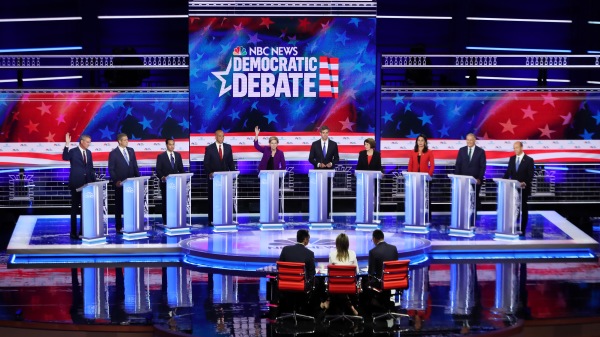6月26日，美國2020民主黨總統參選人首場辯論會在佛州舉行。