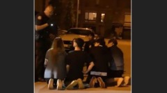 中國留學生為60加元打群架警察來了全跪了(組圖)