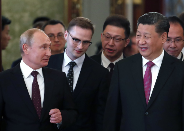 2019年6月5日，普京与习近平在莫斯科克里姆林宫会晤。