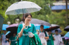 人生总要经历风雨女儿高考成绩出来以后(图)