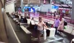 女子疑第一次搭飛機竟這樣登機眾人傻眼