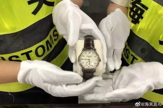 中国男子境外买275万手表自用 被罚过百万 还恐被判刑
