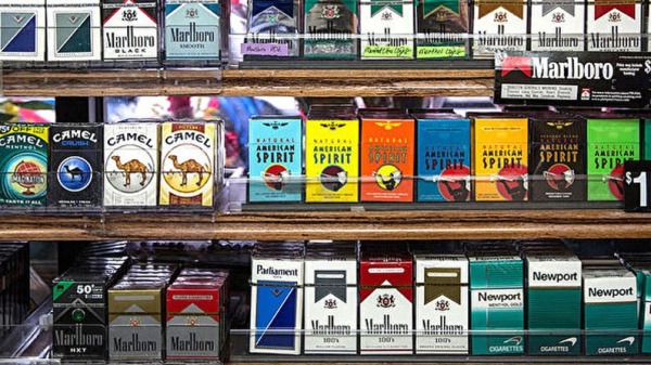 紐約正規渠道賣的香烟要比走私的貴很多。