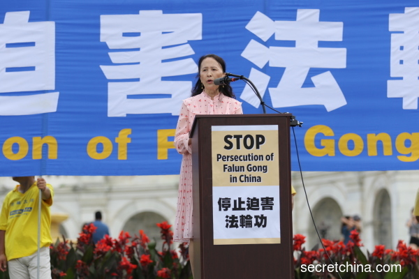 全球退出中国共产党服务中心主席易蓉表示，人民精神觉醒，选择非暴力地抛弃中共。