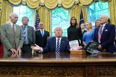 百餘專家聯名呼籲川普堅持對抗中共(圖)
