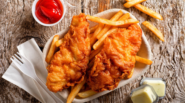 油炸食品既可能导致腹泻，也可能导致腹胀便秘。