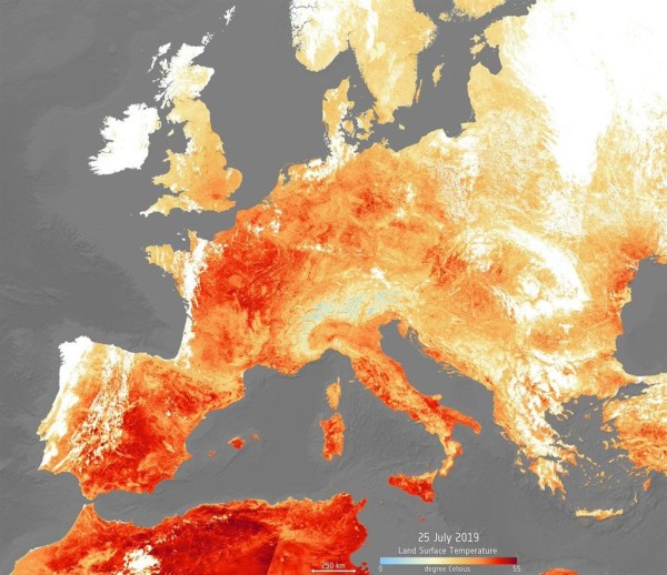 卫星影像显示，欧洲大陆历经6月的极端高温后，7月又被热浪席卷。