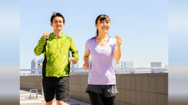每天進行慢跑等有氧運動，對於防止食物在體內逗留時間過長很有幫助。