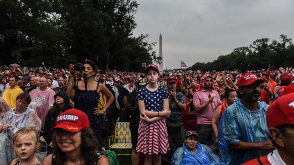 川普总统在美国独立日举行了一场“向美国致敬”的庆祝活动（图片来源：Stephanie Keith / Getty Images）