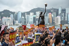 香港這個口號已經開始觸及到核心問題(圖)