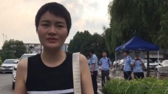 李文足再見王全璋警察目露凶光監視二人(圖)