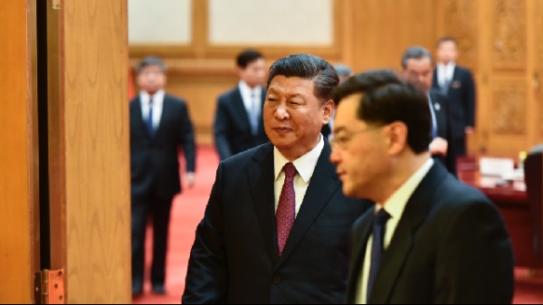 习近平和已兼掌中共党和国家机关“两个中央”党建大权的现任中办主任丁薛祥。