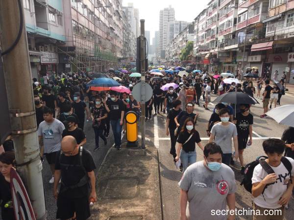 8月10日下午，香港民众自发性参加“反送中”大埔游行。