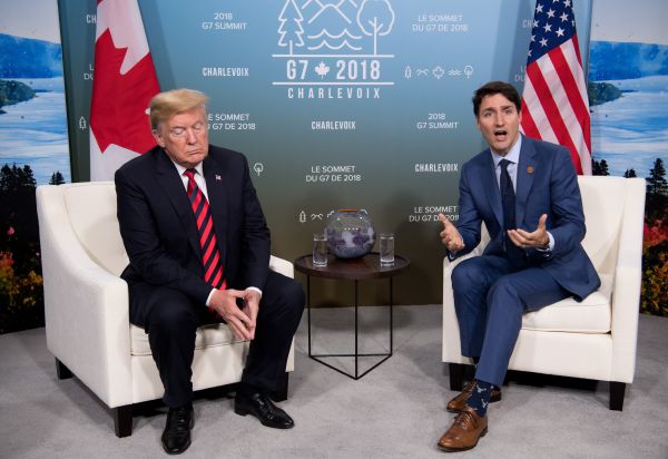 2018年6月8日，在加拿大魁北克举行的G7峰会期间，川普与特鲁多举行会面。