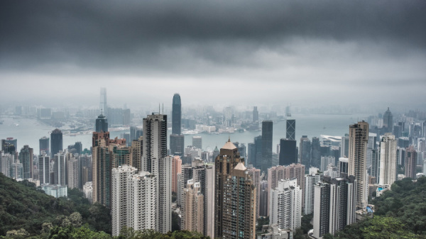 程翔認為中共將繼續對香港實施更嚴酷的打壓，徹底摧毀香港。（圖片來源：Adobe Stock Photos）