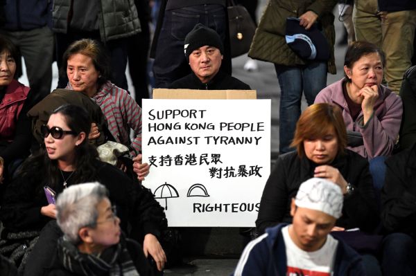 2019年8月16日，声援香港民主的支持者们聚集在悉尼马丁广场举行示威游行。
