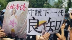 大陸人問：「憑什麼香港人可以反抗」(圖)