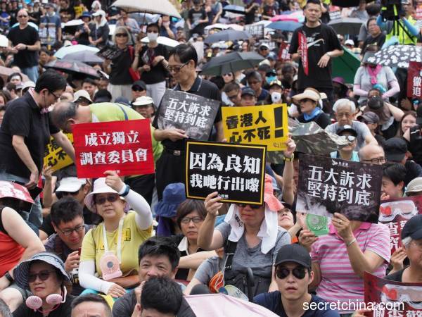 一个支持香港示威者的内地人的悲哀