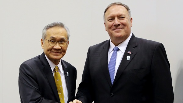 美國國務卿蓬佩奧與泰國外長董恩（Don Pramudwinai）（圖片來源：Getty Images）