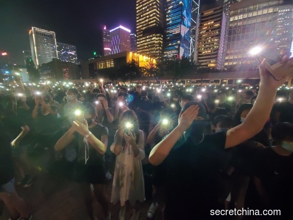 香港中學生集會，反對修訂逃犯條例，不少中學生表示響應9月2日起罷課不罷學。（圖片來源：周秀文／看中國攝影）