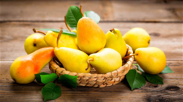 多吃梨可以補充身體各種營養素，還可以健胃益腸，消除口氣。