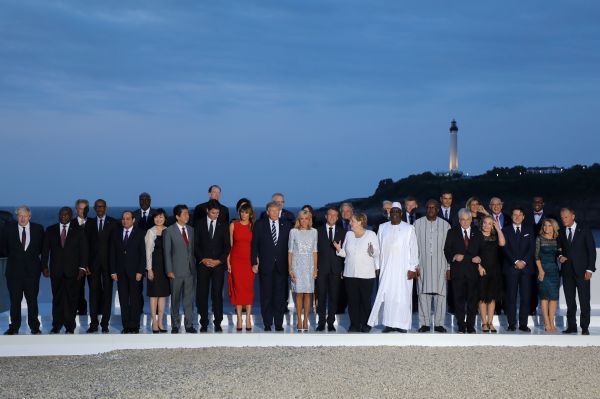2019年8月25日，參加法國G7峰會的領導人合影。