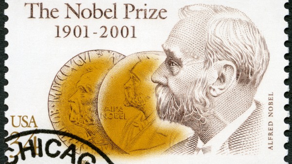 諾貝爾經濟學獎頒給3名學者首現夫妻搭檔