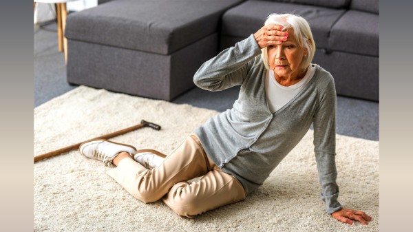 中老年人是血栓的高危人群，忽然头晕，视物模糊等要小心是血栓的信号。