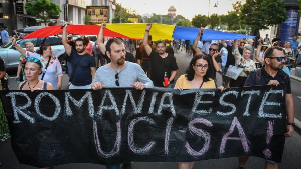 2019年7月27日，羅馬尼亞民眾走上街頭怒吼，因為該國15歲少女遭綁架後，因警方龜速處理，最後遭到殺害，要求當局給予交代