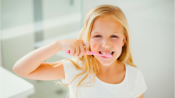 浮於表面的刷牙方式，無法對口腔進行徹底清潔。