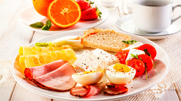 辰時不要忽略吃早餐的重要，否則會有疾病隱患。