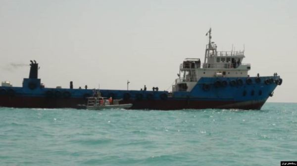 伊朗革命卫队7月31日晚在波斯湾再次扣押一艘外国油轮。