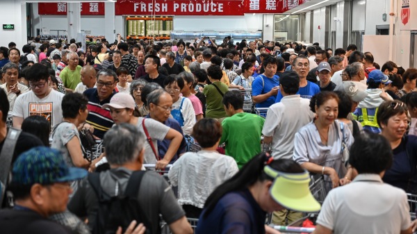 Costco在中國開業首日，因為人潮洶湧而被迫暫停營業，短短5天後，Costco又遭遇退卡潮。