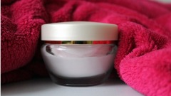 中毒昏迷女子使用這款護膚霜後發生意外(圖)