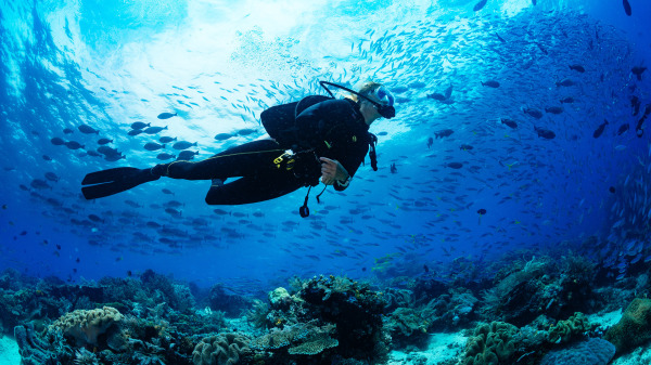 传统潜水方式身体运动所耗费的氧气会比SEABIKE多。